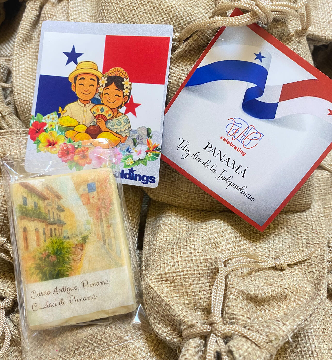 Detalles para colabores por fiestas patrias en Panamá - Ar Holding